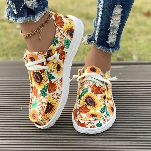 Women's Sunflower Pattern Slip-on Fashion Canvas Shoes2